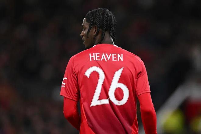 首发半场被换下！曼联19岁新星表现不佳 冬窗面